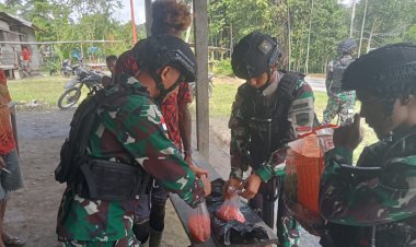 Satgas Yonif 122/TS Menguatkan Ketahanan Pangan: Bagikan Bibit Jagung kepada Masyarakat di Wilayah Perbatasan Papua