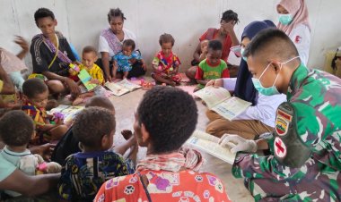 Kolaborasi Efektif: Satgas Yonif 125/SI'MBISA dan Puskesmas Gelar Posyandu untuk Kesehatan Anak-Anak di Distrik Passue Bawah, Mappi