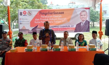 Ketua DPRD Pekanbaru Sosialisasikan Perda di Jalan Hangtuah
