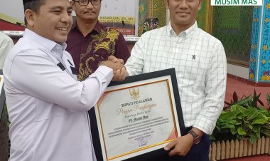 PT Musim Mas Menerima Penghargaan Komitmen Mendukungan Terhadap Pembangunan Infrastruktur Melalui Program CSR Di Kabupaten Pelalawan