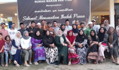 Buka Puasa Alumsi SMUN 1 Pangkalan Kerinci, Datin Hj.Dwi Prima Wahyuni Panglima Tengah DPD LLMB Terharu