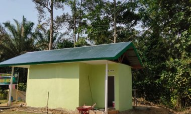 Satgas TMMD ke 121 Kodim 0313/KPR, Sulap MCK  Tak Terpakai Menjadi MCK Yang Bersih Dan Indah