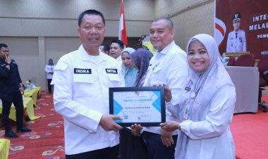 Sekdako Pekanbaru Serahkan Nilai Audit ASKI dan Sosialisasikan Digitalisasi Arsip Melalui Aplikasi Srikandi