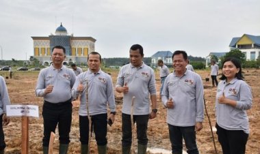 Ketua DPRD Pekanbaru Berpartisipasi dalam Penanaman Bibit Pohon di Raker Komwil I Apeksi 2024