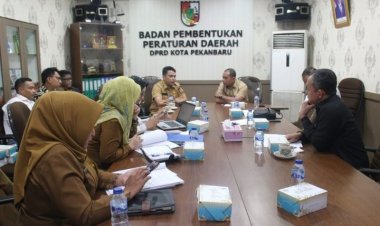 Bapemperda dan Pemko Pekanbaru Bahas Ranperda Prioritas 2024: Fokus pada KTR dan PT SPP