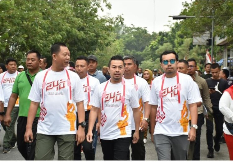 Ginda Burnama Hadiri Peluncuran Tema Hari Jadi Pekanbaru ke-240 di MPP