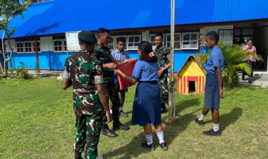 Pembinaan Teritorial di SMP YPK Martin Luther Distrik Sentani, Oleh Personel Yonif 751/VJS