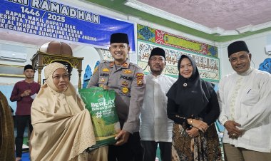 Safari Ramadan di Masjid Al-Ikhsan : Polsek Sungai Mandau dan Pemkab Siak Berikan Santunan
