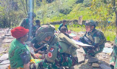 Satgas TNI Berikan Layanan Kesehatan Gratis di Kampung Wombru, Distrik Sinak Barat 