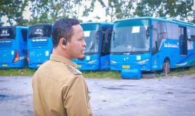 Wali Kota Pekanbaru Sidak Terminal AKAP Payung Sekaki, Temukan Puluhan Bus TransMetro Mangkrak dan Rusak