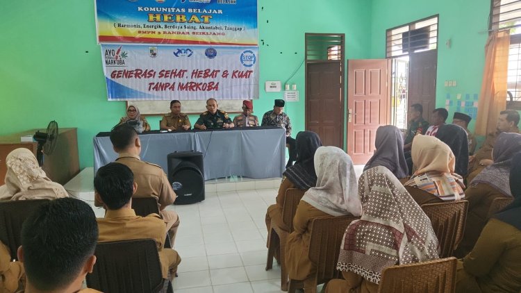 Danramil 09/Langgam Berikan Materi Wawasan Kebangsaan Kepada Guru SMP Negeri 03 Bandar Sei kijang