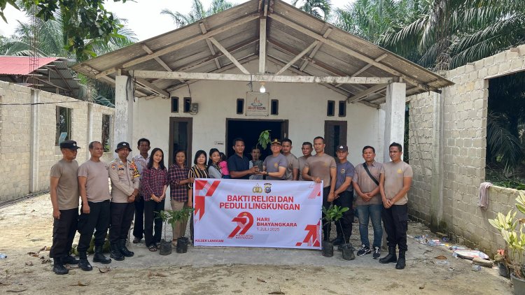 Peringati HUT Bhayangkara Ke 79, Polsek Langgam Giat Bhakti Religi Dan Peduli Lingkungan