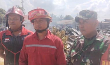 Pasar Sumendem Bandar Petalangan Di Lalap Sijago Merah, 14 Kios Rata Dengan Tanah