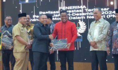 Bupati Pelalawan Terima Penghargaan Penyumbang Realisasi Investasi Terbaik 1 Tingkat Provinsi Riau Tahun 2024 Sebenar 13,6 Triliun.