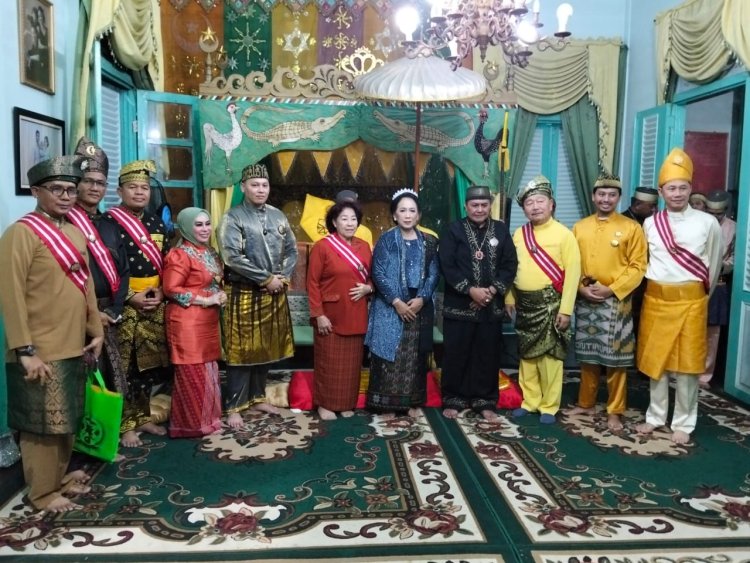 AKBP Suwinto SH., S. I. K Mendapat Gelar "Dato Petinggi" Dari Kerajaan Amantubillah Mempawah Kalimantan Barat
