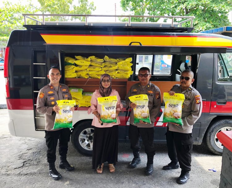 Kapolsek Kawasan Pelabuhan Pimpin Gerakan Pangan Murah