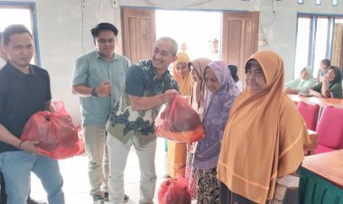 Media Online Persadariau Gelar Tasyakuran ke-5, Wujudkan Kepedulian dengan Berbagi Sembako kepada Janda Tua Kurang Mampu