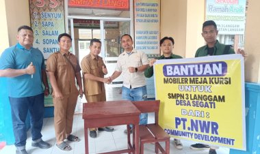 PT NWR Salurkan Bantuan 35 Set Meja Dan Kursi Ke SMP 3 Langgam