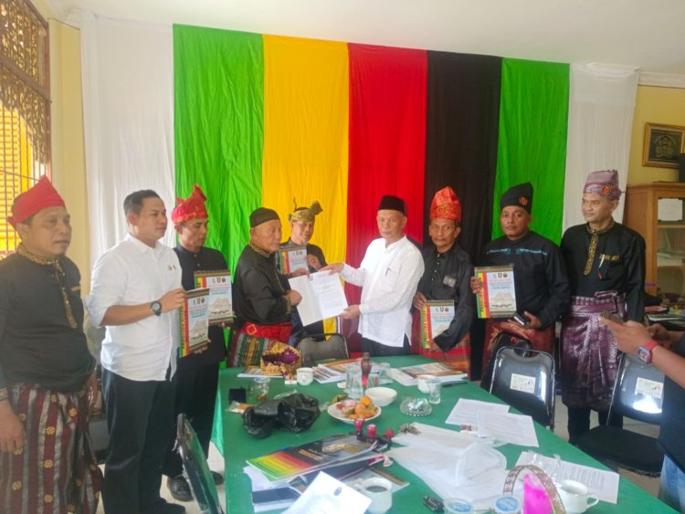 Rapat Perdana Panglimo Besar Hulu Balang Kabupaten Pelalawan Di Pimpin Datuk Panglimo H Tarmizi Maskar