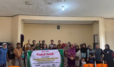 Media Persadariau Gelar Bakti Sosial HUT ke-5, Bagikan 20 Paket Sembako untuk Janda Tua