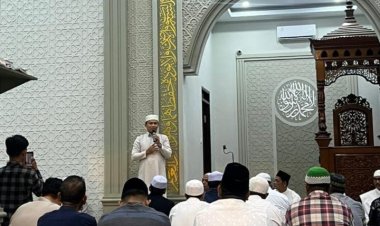 Wakil Bupati Pelalawan H. Husni Tamrin, SH Gencarkan Program Bersih-Bersih Masjid