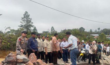 Kombes Pol Suwinto SH.,S.I.K Dampingi Kasatgas PRR Bersama Menteri PKP Tinjau Lokasi Pasca Bencana Alam Di Sumatera Utara