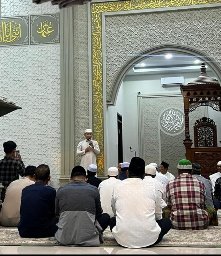 Wakil Bupati Pelalawan H. Husni Tamrin, SH Gencarkan Program Bersih-Bersih Masjid