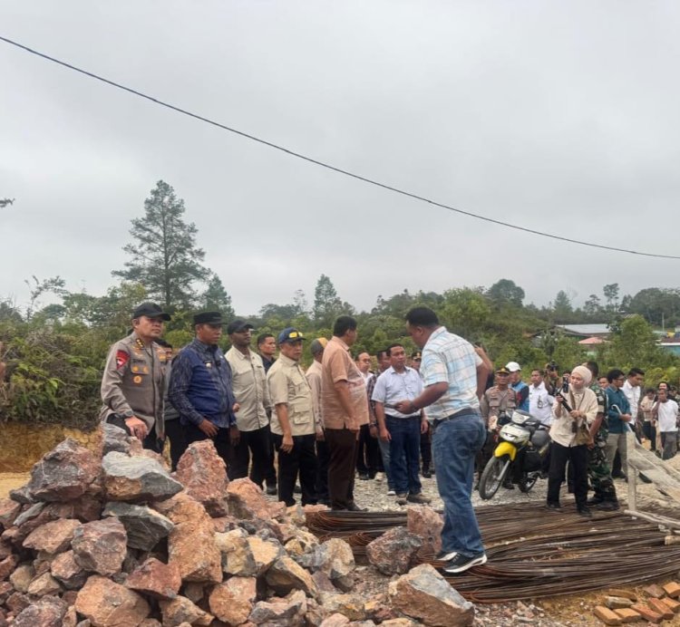 Kombes Pol Suwinto SH.,S.I.K Dampingi Kasatgas PRR Bersama Menteri PKP Tinjau Lokasi Pasca Bencana Alam Di Sumatera Utara