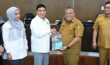 Perkuat Sinergi, Kuansing Serahkan Proposal Pembangunan ke Forum DPR RI Asal Riau
