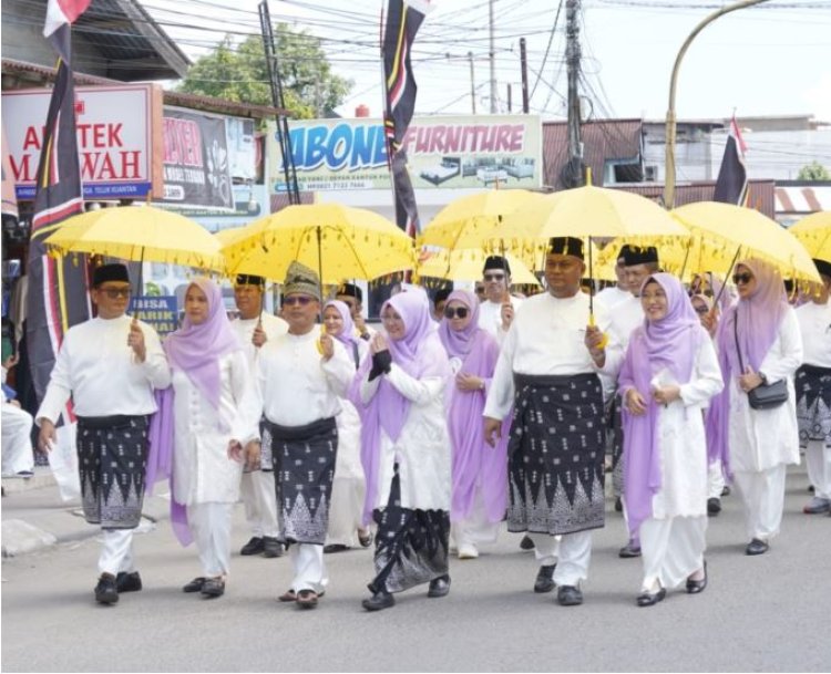 Bupati Siak Pimpin Kafilah pada Pawai Ta'aruf MTQ XLIV Riau 2026 di Kuansing