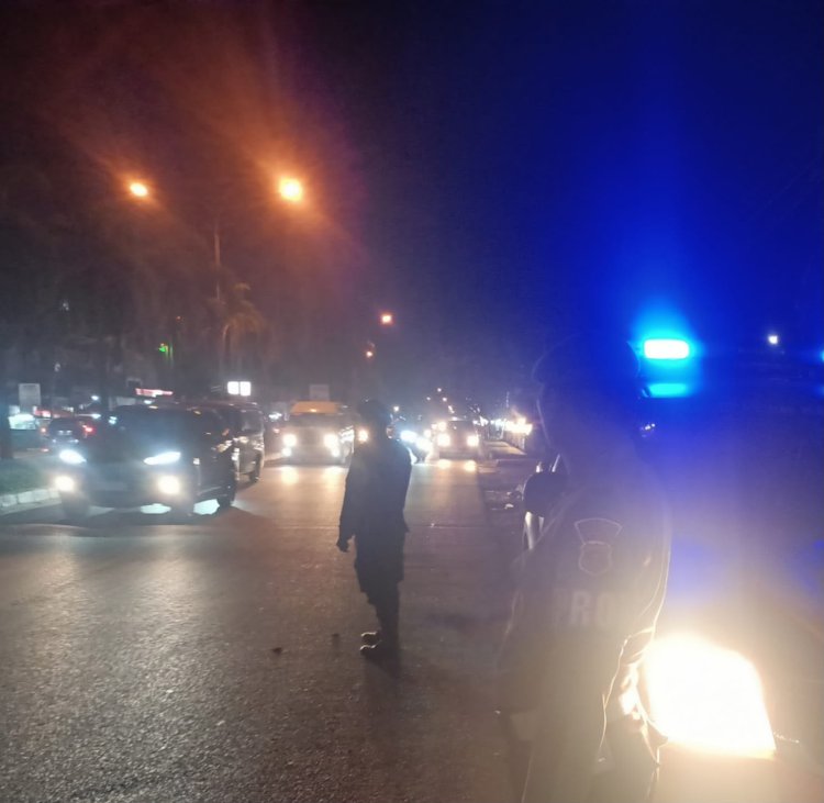 Cegah Tindak Kejahatan pada Malam Hari, Polsek Pangkalan Kerinci Intensifkan Patroli Blue Light