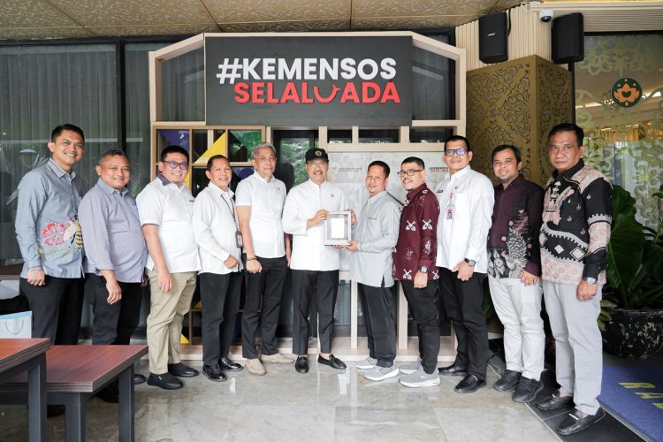 Plt Bupati Kuansing Audiensi dengan Mensos, Menteri Berpeluang Buka Pacu Jalur 2026