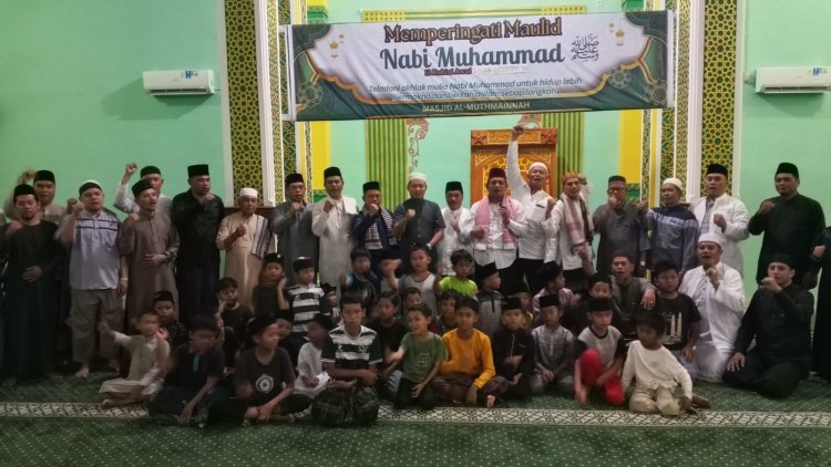 Ratusan Jamaah Padati Masjid Al-Muthmainnah, Wabup Husni Tamrin Ajak Warga Makmurkan Masjid di Tengah Kabut Asap