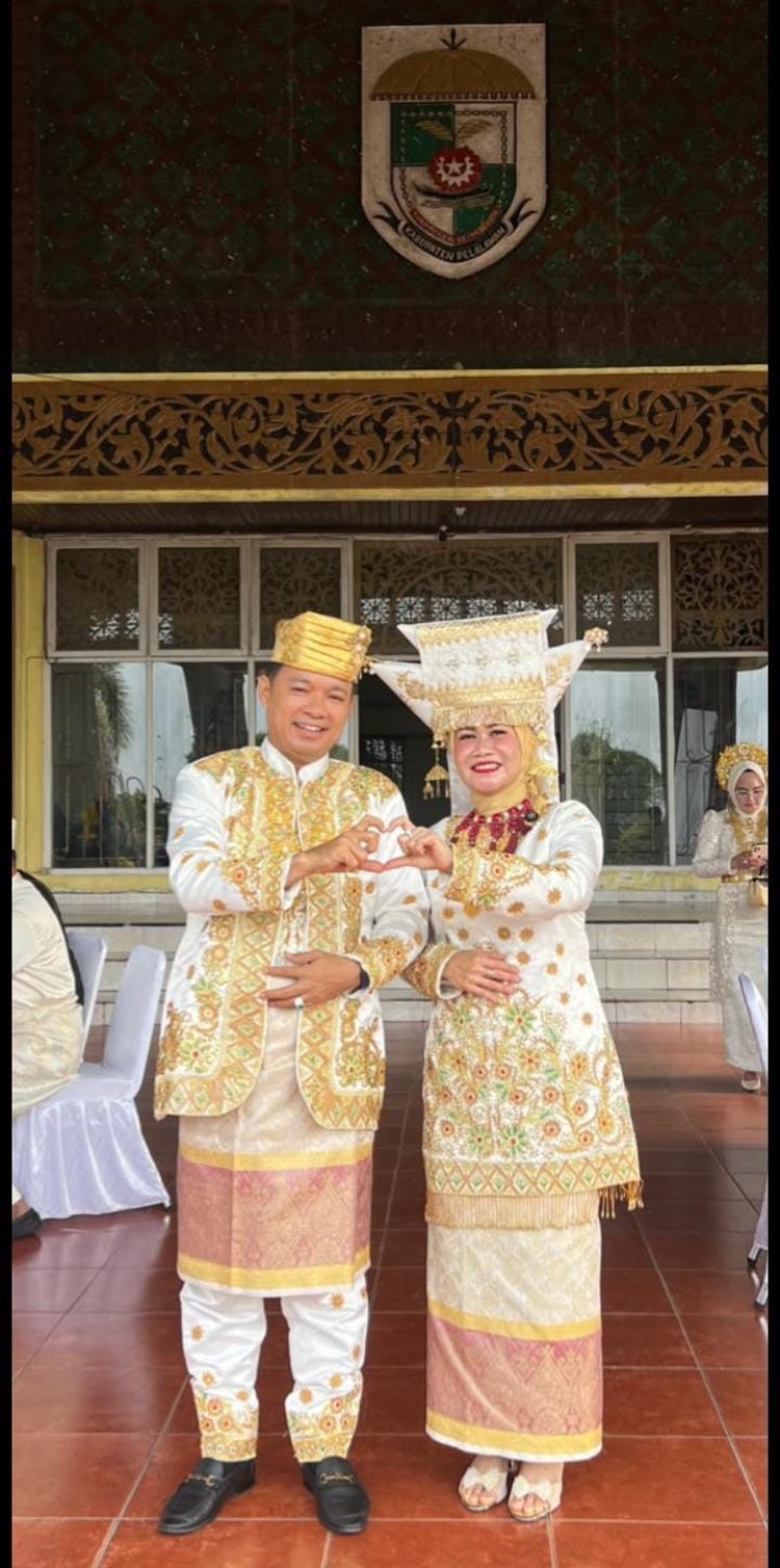 Berbusana Minang Elegan, Wabup Husni Tamrin Pimpin Upacara Hari Sumpah Pemuda Ke 98